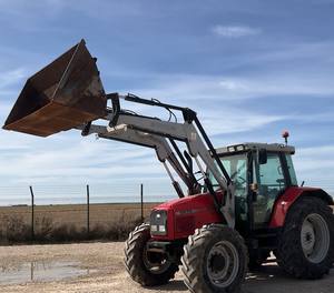 Tractor Agrícola Massey Ferguson Serie 5700 6270 DYNA 4x4 de 70HP con Motor, Caja de Cambios, Bomba, Rodamientos y Ruedas Usadas - Product Image 1