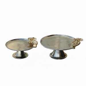 Moderno Pedestal Redondo de Aluminio para Pastel con Asa de Palmera Dorada, Bandeja para Servir y Soporte para Caja de Servilletas para Cupcakes y Golosinas - Product Image 1