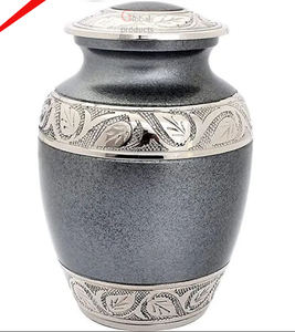 Collection unique d'urnes en laiton faites à la main pour les cendres humaines - Product Image 5