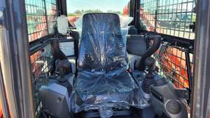 Chargeur compact sur chenilles Kubota SVL97-2 d'occasion, capacité de charge nominale de 9 tonnes, mini chargeur à chenilles, chargeur frontal, moteur diesel 37 kW - Product Image 6