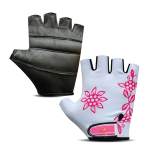 Cómodos guantes de entrenamiento transpirables Guantes de levantamiento de pesas de medio dedo para gimnasio y entrenamiento físico - Product Image 1