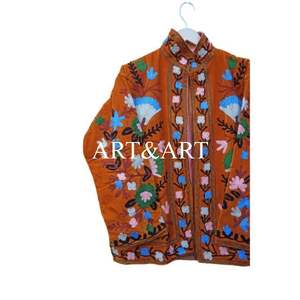 Veste boutonnée pour femme, faite à la main, régulière, automne-hiver, multicolores, motif brodé en rayures Suzani, tissu en coton imprimé, matelassée - Product Image 2
