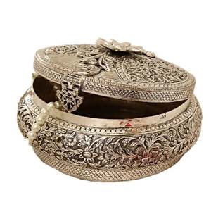 Boîte à bijoux décorative en métal la plus vendue pour conserver des bijoux élégants au design moderne et unique - Product Image 1