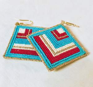 Boucles d'oreilles en tissu brodé perlé d'inspiration vintage - Product Image 3