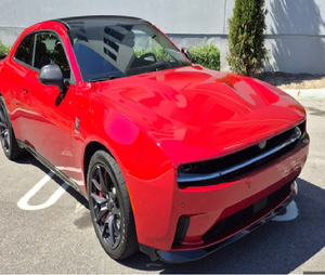 Mejor Precio: Chargar AWD, Sedán Deportivo de Alto Rendimiento con Características Deportivas Premium - Product Image 1