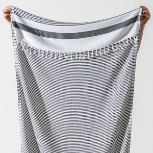 Toalla de Playa Turca con Rayas, 33x66 Pulgadas, Amarilla o Negra - Product Image 3