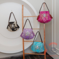 Nouveaux sacs fourre-tout en cuir de fourrure métallique véritable élégant sacs à main de luxe pour femmes à la mode de haute qualité sacs à provisions Concho moyens