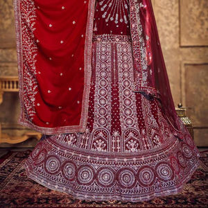Moderne élégant marron rouge velours Lehenga plein Jarkan travail manuel 3M Flair Choli 1.2M lourd brodé Dupatta pour les fêtes d'hiver - Product Image 5
