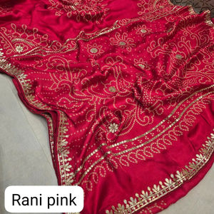 Sari de seda Gajji pura y suave con estampado Bandhani Patola sobre un trabajo pesado de Gota Patti con blusa - Product Image 1