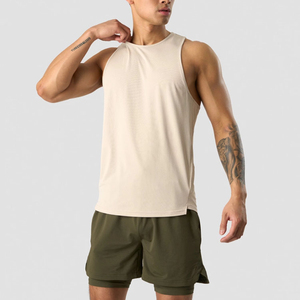 Débardeur athlétique personnalisé pour hommes, haut respirant en polyester et spandex, haut d'entraînement de sport, débardeur personnalisable de grande taille - Product Image 4