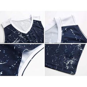 Vente en gros Kit de basket-ball unisexe personnalisable, uniforme de sport imprimé avec logo, ensemble short et pantalon d'équipe avec sublimation personnalisée - Product Image 3