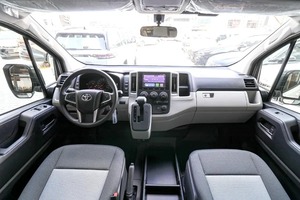 Nouveau Hi Passager Van H300 3.5 151 ch Essence Automatique Euro VI Intérieur Cuir Transmission Intégrale Direction à Gauche 2025 - Product Image 4
