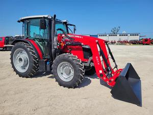 Tracteur AGCO Massey Ferguson 4710 4x4 d'occasion en bon état avec moteur de 100 CV, boîte de vitesses automatique, garantie de 2 ans, travaux agricoles et de construction - Product Image 1