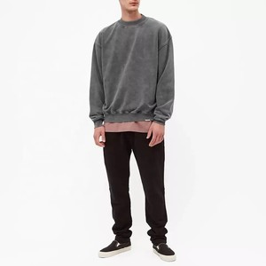 Sweat-shirt à col rond pour homme, style streetwear vintage d'automne, en coton super doux, logo personnalisé, impression par sublimation personnalisée, motif uni - Product Image 4