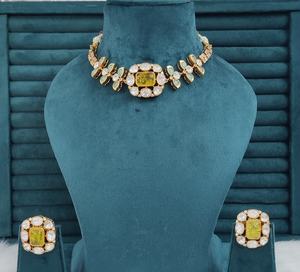 ชุดสร้อยคอโมนาลิซ่า สโตน คาราท โพลิช บรัส แอนด์ โมอิสซาไนต์ โพลกี้ เหมาะสำหรับงานแต่งงาน งานเฉลิมฉลอง และงานปาร์ตี้ ดีไซน์เรียบง่าย - Product Image 3