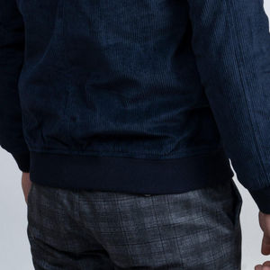 Chaqueta Azul Marino de Pana 100% al por Mayor, Personalizable con Diseño Invernal Bordado, Cierre de Cremallera, Cuello Mao y Logotipo en la Parte Delantera - Product Image 6