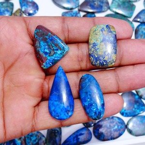 Cabochon d'azurite naturelle de haute qualité pierre précieuse de Quartz en vrac taille et forme mélangées pour la fabrication de bijoux artisanat - Product Image 3