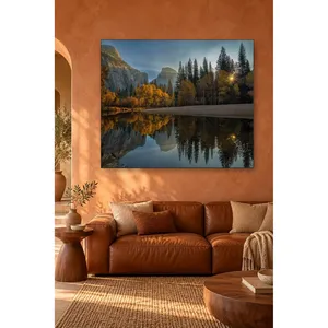 Impresión en Lienzo de Montañas en la Mañana de Otoño Reflejadas en un Lago de Fida - Product Image 1