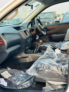 Camioneta Pickup de 2,5 L, turbo diésel, transmisión manual, modelo básico, - Product Image 4