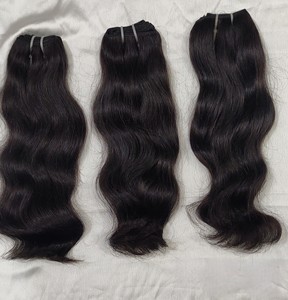 Extensiones de Cabello Natural Indio Remy Virgen, Sin Enredos, Sin Caída, Suaves, Ecológicas, Onduladas, en Paquetes - Product Image 3
