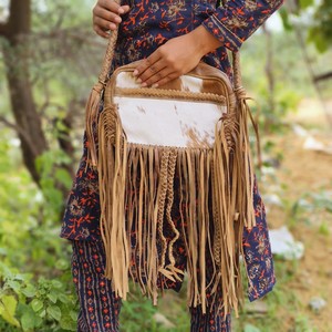 Bolsos cruzados informales con flecos de cuero genuino hechos a mano en piel occidental para mujer - Product Image 1
