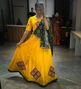 Последним летом Navratri chaniya choli-это больше, чем просто одежда, это символ радости преданности единства среди общин.