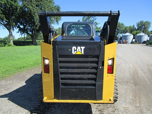 Chargeuse sur pneus diesel de 3 tonnes, modèle 262D3 289D, avec godet frontal et couple de levage élevé, pour travaux de construction et utilisation agricole. - Product Image 5