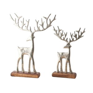 Figurine de renne élégante en métal argenté, lot de 2 avec socle en bois, statue de cerf pour décoration de table - Product Image 1