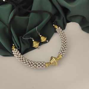 Collar y Aretes Ghungroo Hasli de Dos Tonos Oxidados Más Vendidos, Juego de Joyería India Hecha a Mano con Diseño Geométrico, Accesorios de Moda - Product Image 3