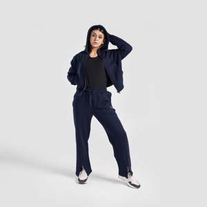 Sweat à capuche Navy Hyper Flex avec fermeture éclair, coupe classique, en tissu tricoté - Product Image 4