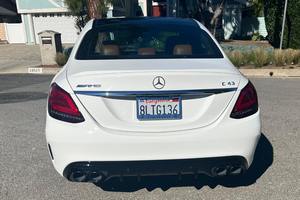 Mercedes-AMG C43 Sedán 2019 usado de primera calidad ~28,000 millas, motor V6 biturbo de 385 hp - Product Image 3