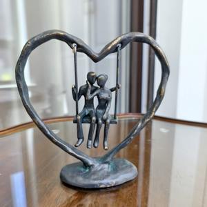 Sculptures de figurines métalliques personnalisables de qualité exceptionnelle, qui rehaussent les environnements grâce à leur caractère audacieux et à leur élégance. - Product Image 3