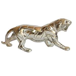 Sculpture de tigre minimaliste nickelé poli à la main tigre coulé décoratif moderne décor d'intérieur de maison pièce maîtresse de tigre en argent - Product Image 1