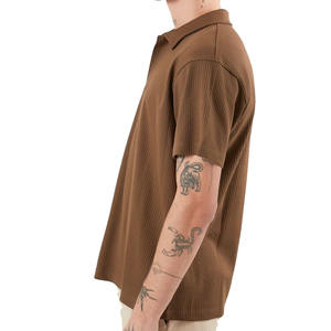 Vente chaude hommes couleur marron gaufré tricot Polo t-shirt à vendre hommes 100% coton blanc tricoté Polo maillots en vente en gros - Product Image 2