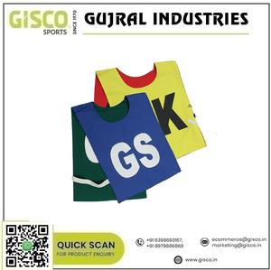 Bavettes de netball réversibles en poly coton robustes 36cm x 48cm bavoirs de netball moyens du fournisseur indien - Product Image 2