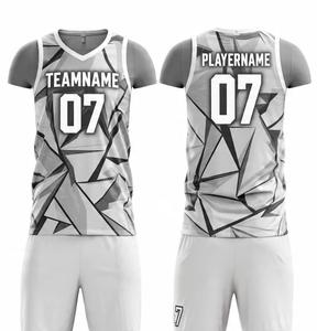 ชุดยูนิฟอร์มบาสเก็ตบอลแบบกำหนดเองสำหรับทุกเพศ เสื้อเจอร์ซีย์สองด้าน พิมพ์ลายแบบระเหิด ระบายอากาศได้ดี ชุดกีฬา พร้อมชุดยูนิฟอร์มเด็ก - Product Image 5