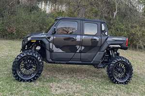 Polaris Xpedition 1000 XP Crew 4WD UTV con Neumáticos 35x12.50R17, Transmisión Automática, Certificado por la EPA - Product Image 3