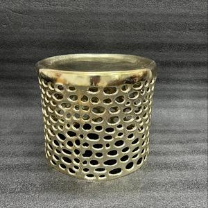 Présentoir à gâteau contemporain en maille dorée Beau support à pâtisserie en aluminium écologique pour les fêtes et les mariages Plats et assiettes - Product Image 6