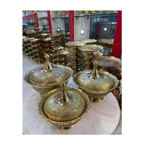 Gama Premium de latón dorado Khajoor Pot Date Bowl para servir en la mesa de la cocina Venta global Plato decorativo de frutas secas de metal - Product Image 5