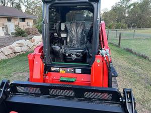 Chargeuse compacte Kubota SVL75 de qualité, neuve et d'occasion - Product Image 2