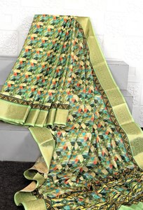 Hermosos Saris de Fiesta para Mujer en Viscosa Khadi, Yute y Seda Suave con Materiales Reciclados - Product Image 5