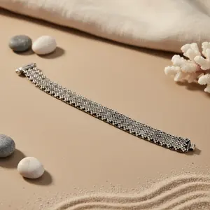 Bracelet jonc géométrique tendance pour femme, plaqué or, avec turquoise et diamants, idéal pour les fêtes - Product Image 3