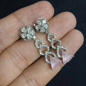 Dernier concepteur exclusif indien léger avec boucle d'oreille en diamant américain femmes pour la fête à la mode des femmes - Product Image 1