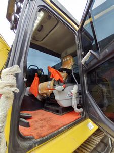 Komatsu pc110-6เครื่องขุดไฮดรอลิกนำเสนออัตราสิ้นเปลืองเชื้อเพลิงที่มีประสิทธิภาพและประสิทธิภาพที่เชื่อถือได้การควบคุมที่สะดวกสบาย - Product Image 4