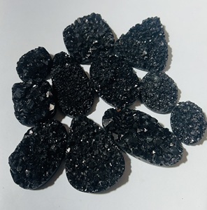 อัญมณีดรูซี่ภูเขาไฟสีดำธรรมชาติสูงผสมรูปทรงควอตซ์ Cabochon กุหลาบสีชมพูย้อมสีหลวมมากสำหรับการรักษาเครื่องประดับกุหลาบดำ - Product Image 4