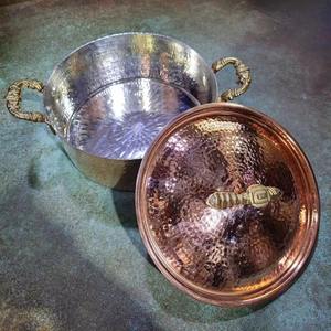 Incroyable hotpot en cuivre artisanal n'est pas simplement une batterie de cuisine, son art culinaire sous forme métallique est parfait pour la décoration de table à manger - Product Image 3