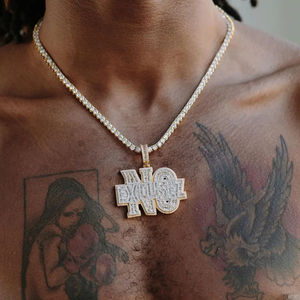 Colgante de Plata de Ley 925 con Diseño de Letras Personalizadas Estilo Hip Hop, con Diamantes Moissanite Redondos y Baguette, Claridad VVS, para Mujer - Product Image 3