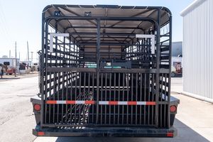รถพ่วงบรรทุกสัตว์คุณภาพสูง S&S Manufacturing (Sundquist) ปี 2025 รุ่น Bumper Stock Trailer ขนาดสั่งทำพิเศษ รับน้ำหนักได้ 4200 กิโลกรัม ผลิตในประเทศฝรั่งเศส - Product Image 5