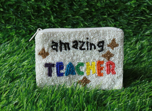 Journée des enseignants spéciaux perlés fabriqués à la main Petites formes carrées Sacs à monnaie Unique Durable et élégant Artisanat de haute qualité - Product Image 3