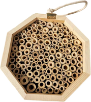 Bee House Petite maison d'insectes faite à la main, accessoires pour animaux de compagnie fabriqués à partir de matériaux naturels et décoration de la maison élégante, vente en gros.